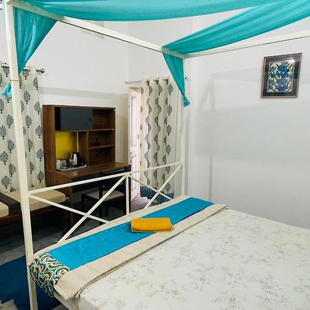 Atithya Apartment Удайпур Екстериор снимка