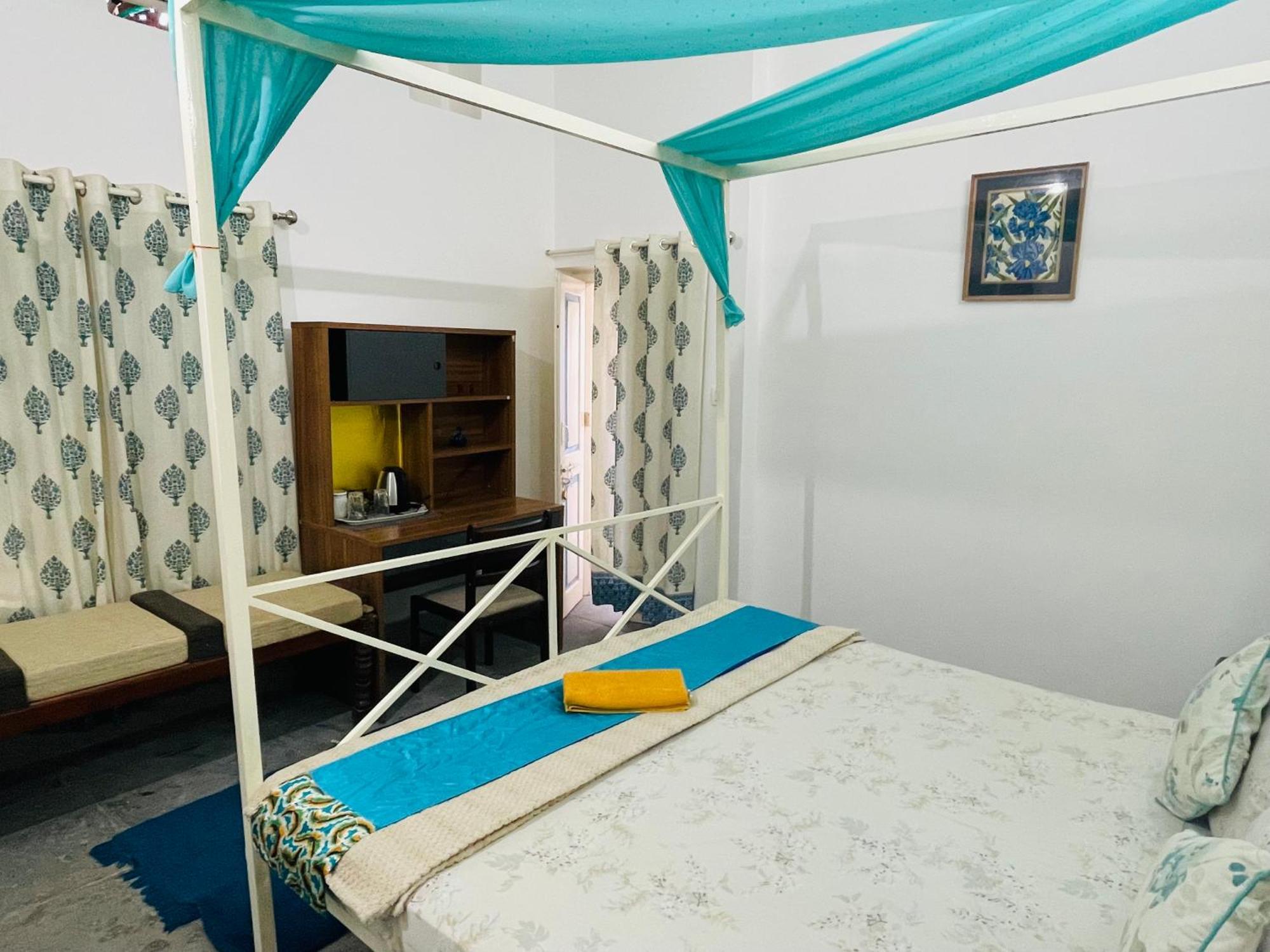 Atithya Apartment Удайпур Екстериор снимка