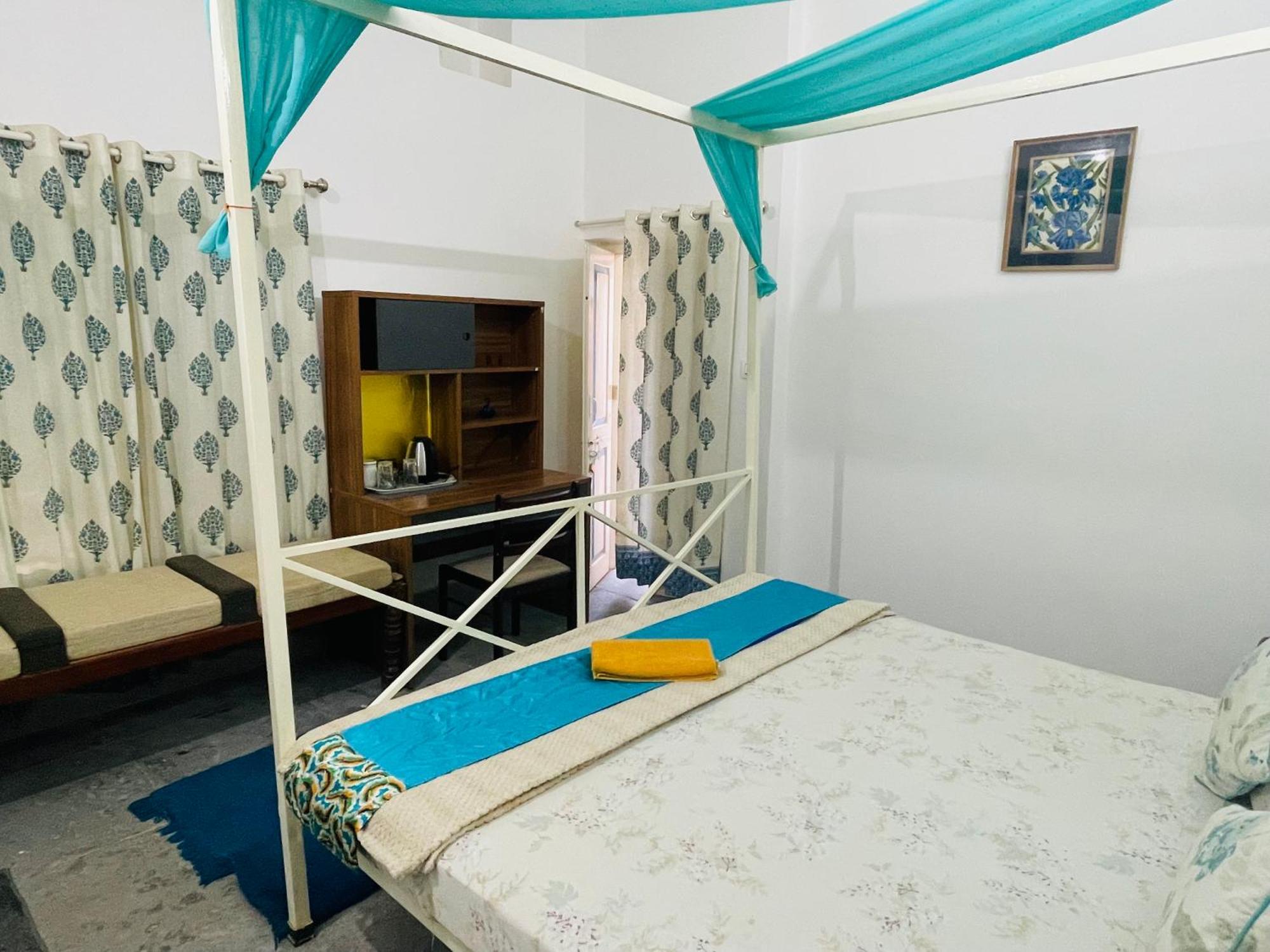 Atithya Apartment Удайпур Екстериор снимка