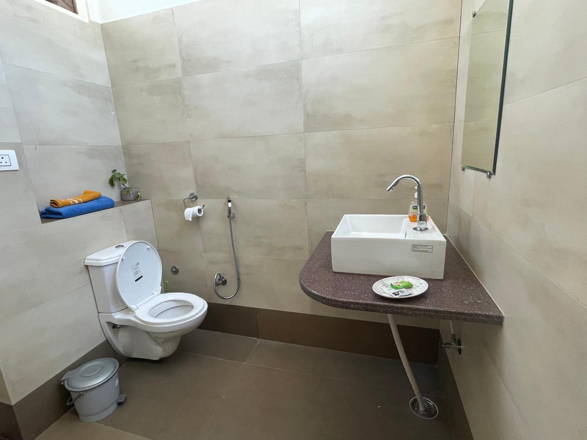 Atithya Apartment Удайпур Екстериор снимка