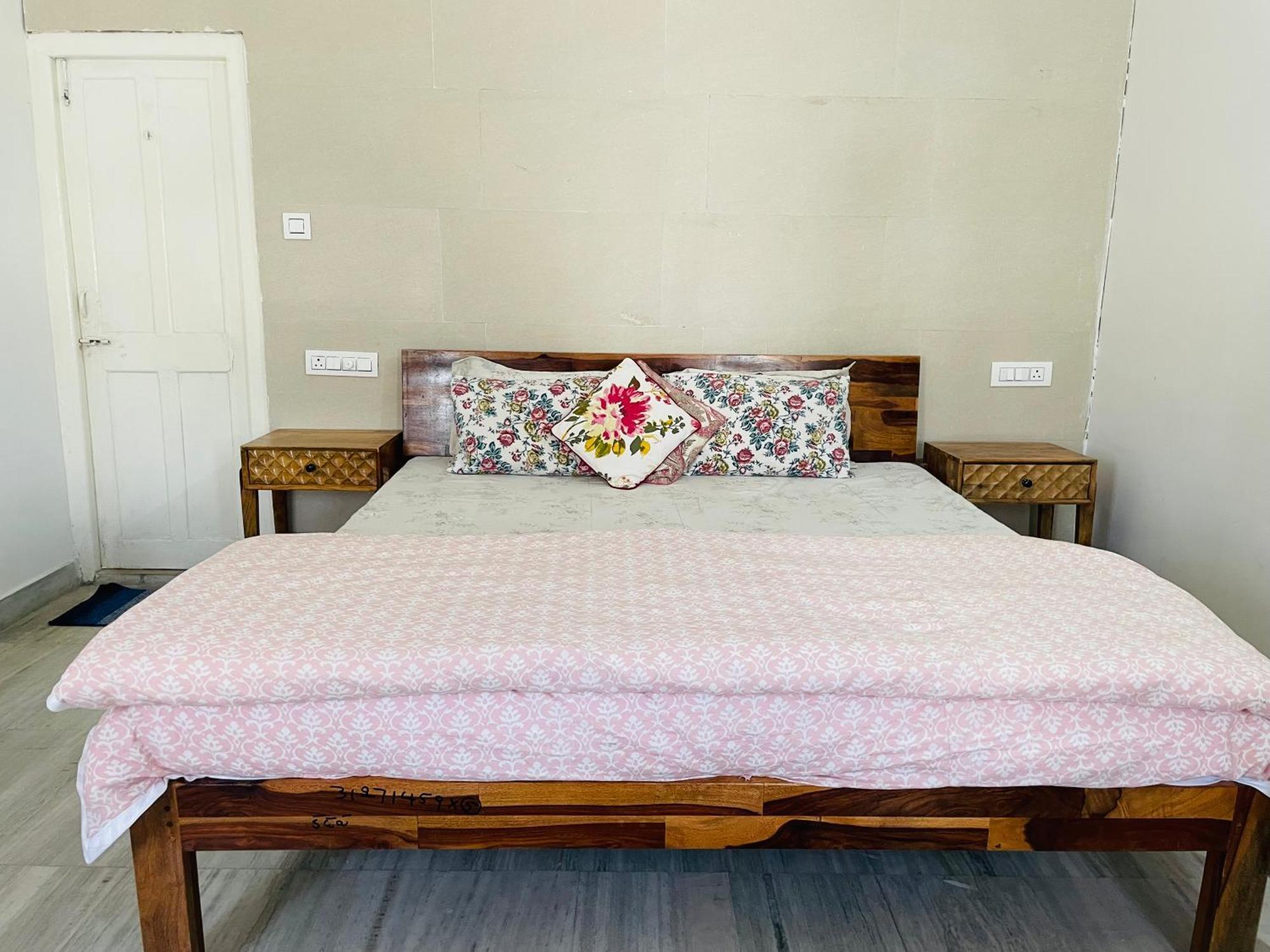 Atithya Apartment Удайпур Екстериор снимка