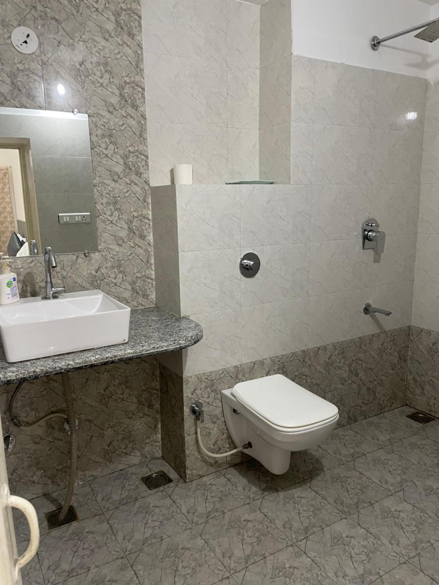 Atithya Apartment Удайпур Екстериор снимка